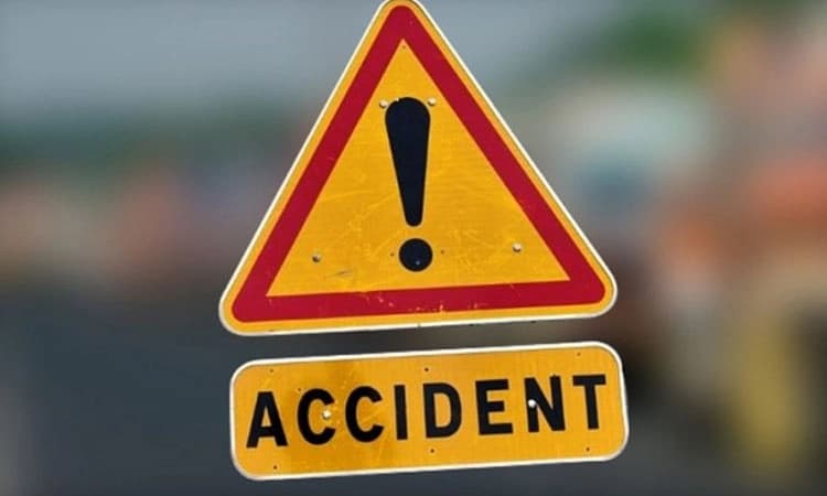 Road mishap: ಮಿನಿ ಟೆಂಪೋ ಚಾಲಕನಿಗೆ ಅಪರಿಚಿತ ವಾಹನ ಢಿಕ್ಕಿ; ತೀವ್ರ ಗಾಯ