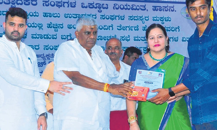 HD Revanna: ಪ್ರಜ್ವಲ್‌ ಕೊಡುಗೆ; ದಾಖಲೆ ಸಹಿತ ಉತ್ತರ