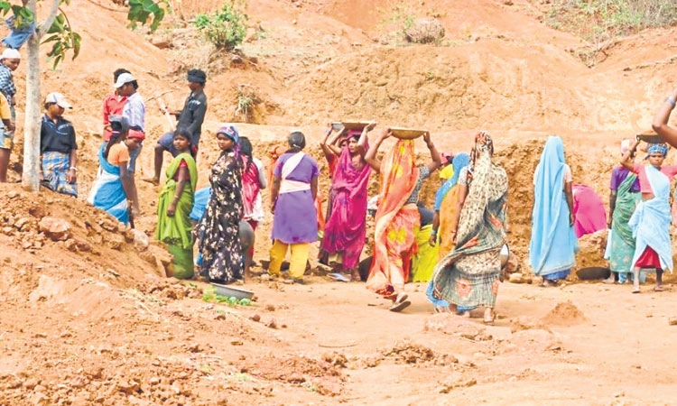 Chikkaballapur: ಜಿಲ್ಲೆಗೆ 19 ಕೋಟಿ ರೂ. ಖಾತ್ರಿ ಕೂಲಿ ಬಾಕಿ! 