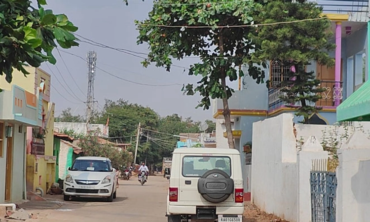 Kanahosahalli; ಅರಣ್ಯಾಧಿಕಾರಿ ಪತ್ನಿ ಮನೆಗೆ ಲೋಕಾಯುಕ್ತ ದಾಳಿ