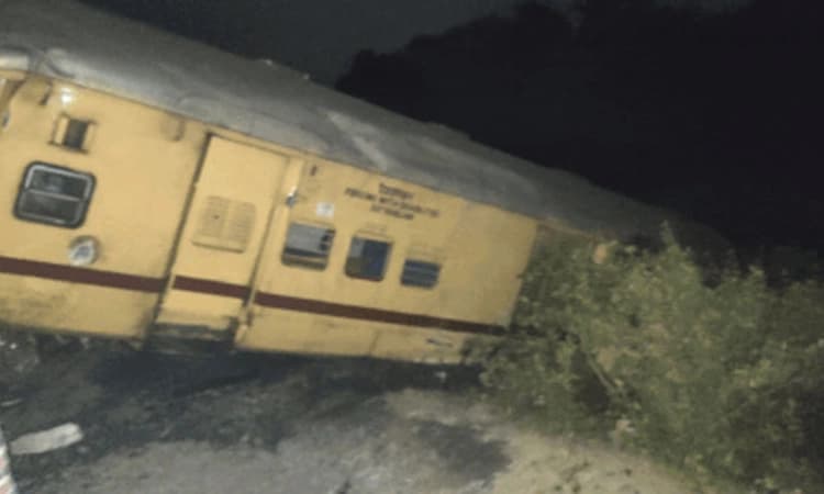 Mishap; ಆಂಧ್ರ ಪ್ರದೇಶದಲ್ಲಿ ರೈಲುಗಳ ಢಿಕ್ಕಿ: 8 ಪ್ರಯಾಣಿಕರು ಮೃತ್ಯು ,ಹಲವರಿಗೆ ಗಾಯ