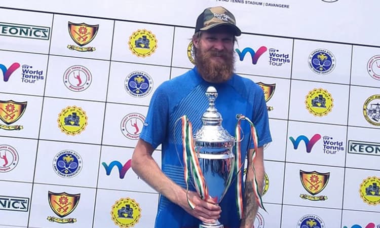 ITF ದಾವಣಗೆರೆ ಓಪನ್ ಟೆನ್ನಿಸ್ ಟ್ರೋಫಿ ಗೆದ್ದ ಬಾಗ್ಡಾನ್ ಬೊಬ್ರಾವ್