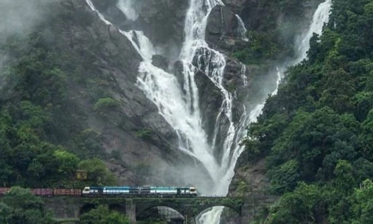 Goa ದೂಧಸಾಗರ್ ನಲ್ಲಿ ಆನ್ ಲೈನ್ ಬುಕ್ಕಿಂಗ್ ಏಜೆಂಟ್: ಪ್ರವಾಸಿಗರ ಅಸಮಾಧಾನ