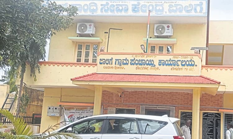 Tax policy: ಸರ್ಕಾರದ ತೆರಿಗೆ ನೀತಿ ಜನರಿಗೆ ಹೆಚ್ಚಿನ ಹೊರೆ