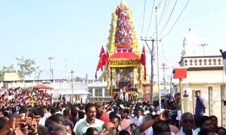 Mysore: ವಿಜೃಂಭಣೆಯ ಚಾಮುಂಡೇಶ್ವರೀ ದೇವಿ ರಥೋತ್ಸವ