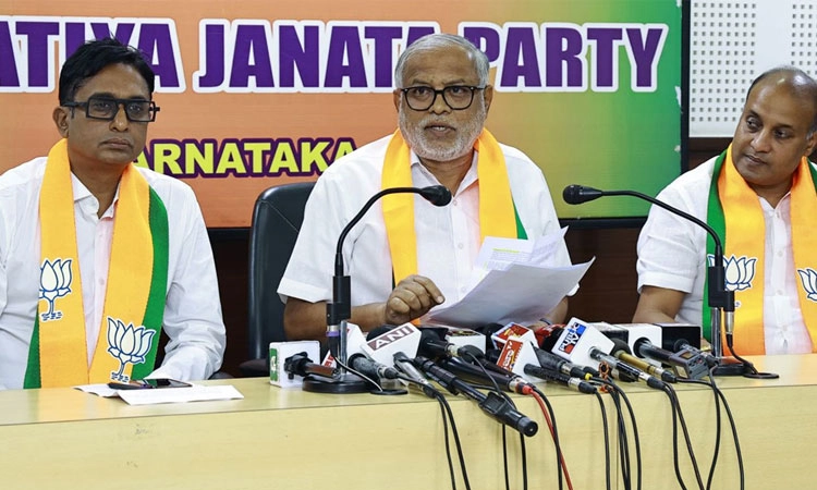 Fake ID card: ನಕಲಿ ಗುರುತಿನ ಚೀಟಿ; ಸಿಬಿಐಗೆ ವಹಿಸಿ