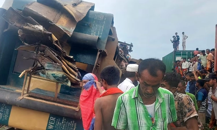 Bangladesh: ರೈಲು ಅಪಘಾತ; ಕನಿಷ್ಠ 13 ಮಂದಿ ಮೃತ್ಯು,100 ಮಂದಿಗೆ ಗಾಯ