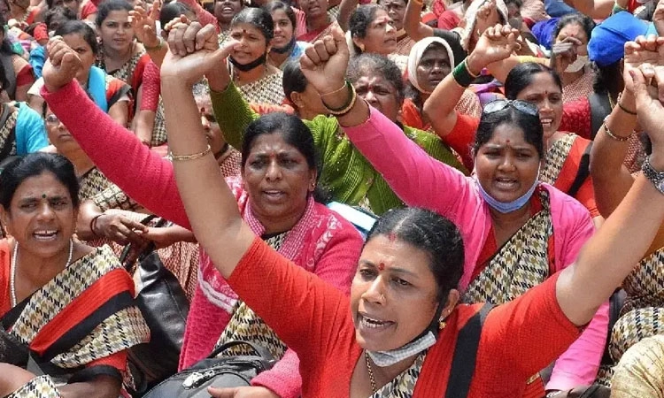  Anganwadi workers: ಅಂಗನವಾಡಿ ಕಾರ್ಯಕರ್ತೆಯರ ಪದೋನ್ನತಿಯಲ್ಲಿ ಅಕ್ರಮ!