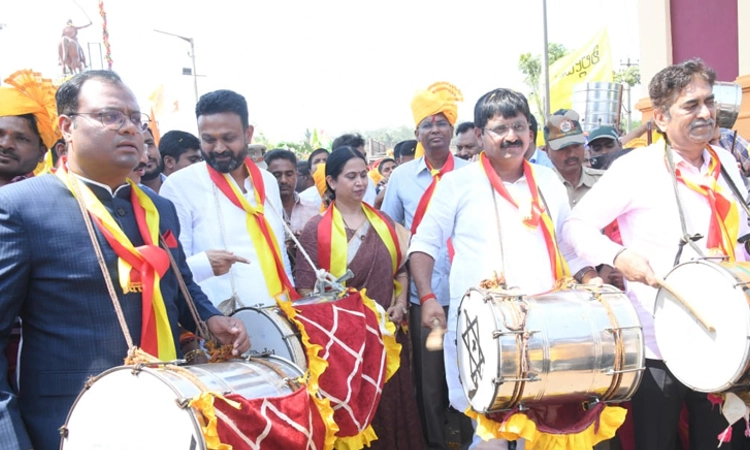 Belagavi: ಚನ್ನಮ್ಮನ‌ ವಿಜಯೋತ್ಸವಕ್ಕೆ ಸಚಿವ ಜಾರಕಿಹೊಳಿ ಚಾಲನೆ