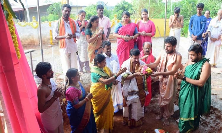 Doddanagudde: ಗಾಯತ್ರಿ ದೇವಿ ಗುಡಿಗೆ ಶಿಲಾ ಮುಹೂರ್ತ