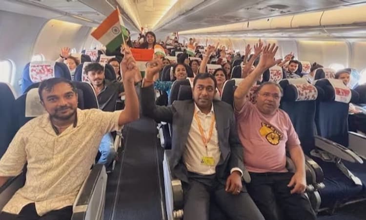 Operation Ajay: ಇಸ್ರೇಲ್ ನಿಂದ 143 ಪ್ರಯಾಣಿಕರನ್ನು ಹೊತ್ತ 6ನೇ ವಿಮಾನ ತಾಯ್ನಾಡಿಗೆ ಆಗಮನ