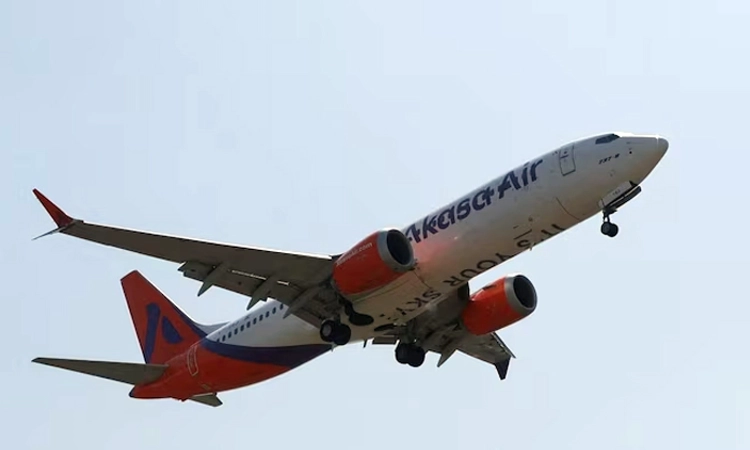 Akasa Air: ವಿಮಾನ ಹಾರಾಟದ ವೇಳೆ ‘ನನ್ನ ಬ್ಯಾಗ್ ನಲ್ಲಿ ಬಾಂಬ್ ಇದೆ’ ಎಂದ ಪ್ರಯಾಣಿಕ…
