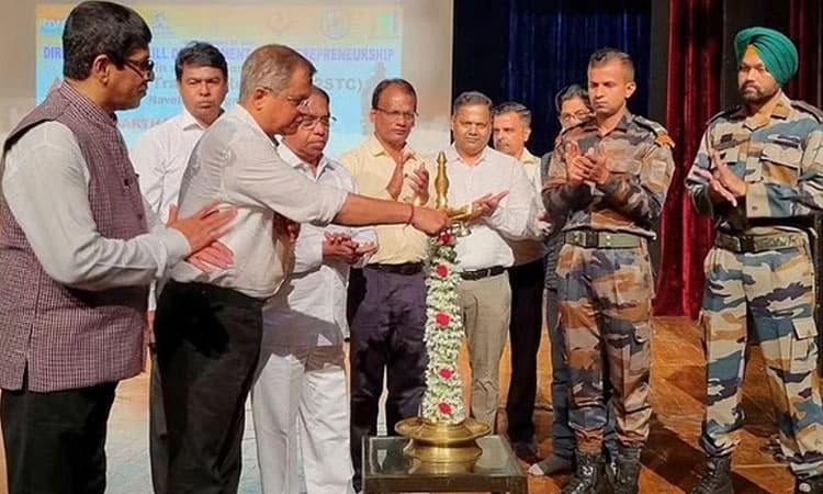 Panaji: ಇಂದಿನ ಯುವಕರು ಉದ್ಯೋಗ ಪಡೆಯುವುದಕ್ಕಿಂತ ಬೇರೆಯವರಿಗೆ ಉದ್ಯೋಗ ನೀಡುವಂತಾಗಬೇಕು