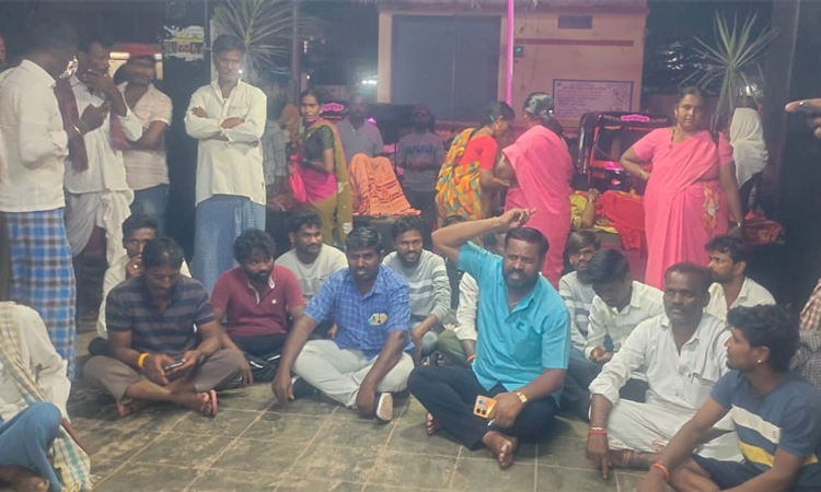 Kushtagi ವೈದ್ಯೆ ನಿರ್ಲಕ್ಷ್ಯ; ಮಗು ಸಾವು; ಆಸ್ಪತ್ರೆ ಮುಂದೆ ಪ್ರತಿಭಟನೆ