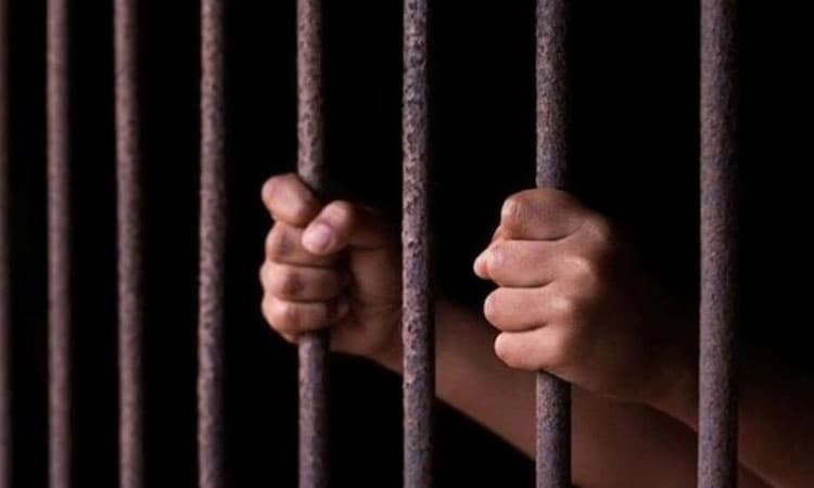 Convict escapes: ಆಸ್ಪತ್ರೆಗೆ ಕರೆತರುವ ವೇಳೆ ಪೊಲೀಸ್‌ ಕಸ್ಟಡಿಯಿಂದ ಪರಾರಿಯಾದ ಅಪರಾಧಿ