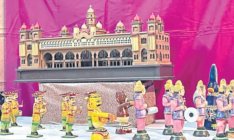 Dasara Special: ಐಟಿ ಸಿಟಿಯಲ್ಲಿ ಗೊಂಬೆಗಳ ದರ್ಬಾರ್‌ ಆರಂಭ