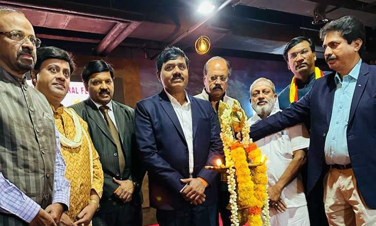 ಅಲ್‌ ಕುಸಿಸ್‌: ಫಾರ್ಚೂನ್‌ ಬಬಲ್‌ ಬ್ಯಾಂಕ್ವೆಟ್‌: ಅಂತಾರಾಷ್ಟ್ರೀಯ ಸಾಂಸ್ಕೃತಿಕೋತ್ಸವ