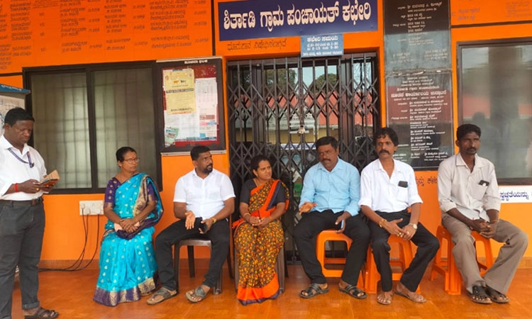 Shirthady ಗ್ರಾ.ಪಂ. ಕಚೇರಿಗೆ ಅಧ್ಯಕ್ಷೆ, ಉಪಾಧ್ಯಕ್ಷ, ಸದಸ್ಯರಿಂದಲೇ ದಿಗ್ಬಂಧನ