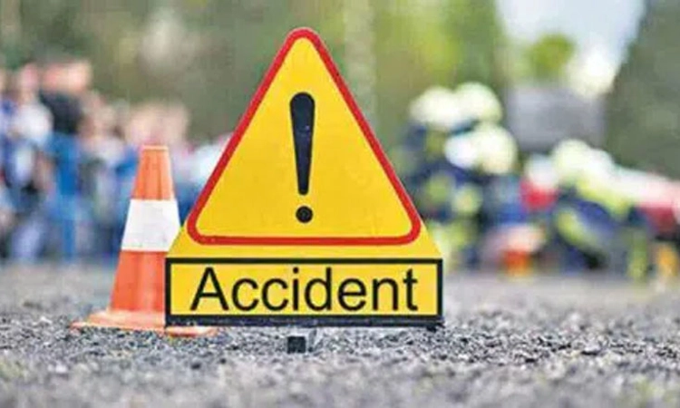 road mishap ಉಳ್ಳಾಲದಲ್ಲಿ ಸರಣಿ ಅಪಘಾತ: ಇಬ್ಬರಿಗೆ ಗಾಯ