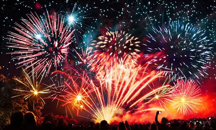 Firecrackers: ಅಪಾಯಕಾರಿ ಪಟಾಕಿ ನಿಷೇಧ- ಸುಪ್ರೀಂ, ಹಸುರು ಪೀಠ ಆದೇಶ ಜಾರಿಗೆ ತೀರ್ಮಾನ