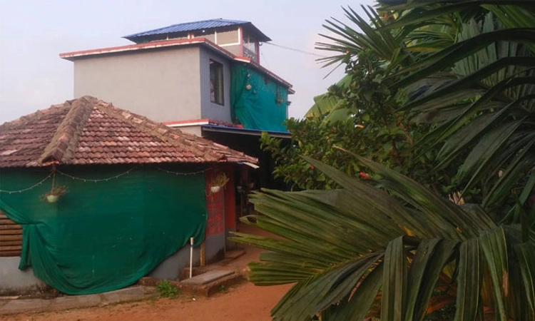 Kumta;ರೆಸಾರ್ಟ್ ನಲ್ಲಿ ವೇಶ್ಯಾವಾಟಿಕೆ: ಇಬ್ಬರು ವಶಕ್ಕೆ, ಯುವತಿಯರ ರಕ್ಷಣೆ