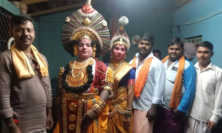 Yakshagana: ಮನೆ ಮನೆಗೂ ಯಕ್ಷಗಾನದ ಚಿಕ್ಕಮೇಳ; ಕುಂದಾಪುರದ ತಂಡ ಶಿರಸಿಗೆ ಬಂತು!