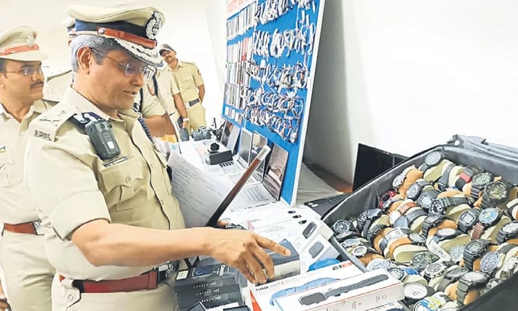 Mobile Theft Case: ಮೋಜಿಗಾಗಿ ಮೊಬೈಲ್‌ ಅಂಗಡಿಗಳಲ್ಲಿ ಕಳವು