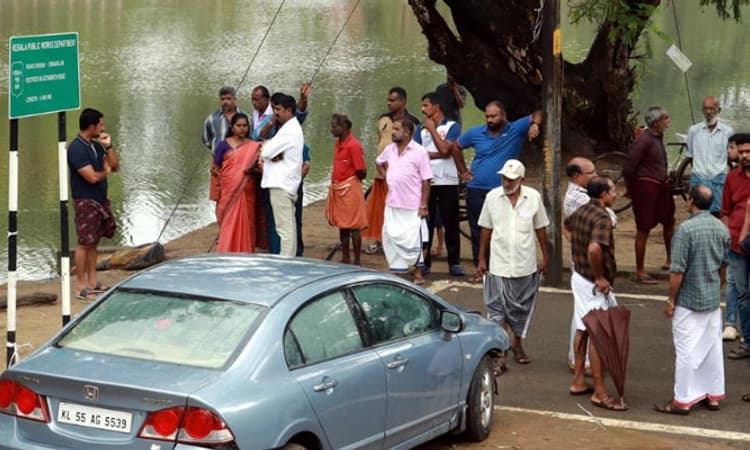 Ernakulam ಗೂಗಲ್ ಮ್ಯಾಪ್ ಅಚಾತುರ್ಯ; ನದಿಗೆ ಧುಮುಕಿದ ಕಾರು; ಇಬ್ಬರು ವೈದ್ಯರ ಸಾವು
