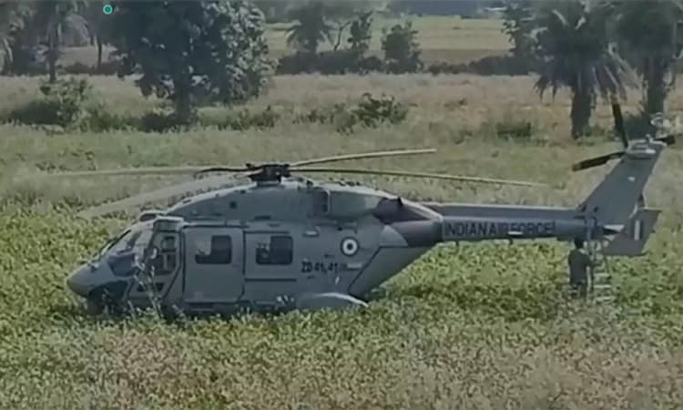Madhya Pradesh: ಭೋಪಾಲ್​ನಲ್ಲಿ ಭಾರತೀಯ ವಾಯುಪಡೆಯ ಹೆಲಿಕಾಪ್ಟರ್​ ತುರ್ತು ಭೂಸ್ಪರ್ಶ