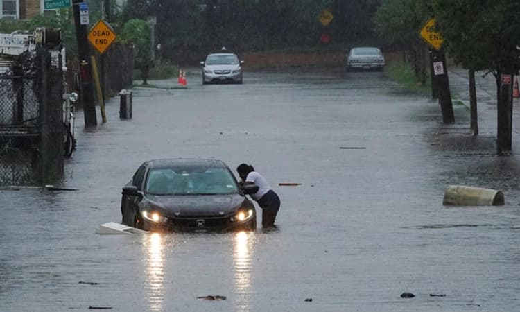 Rain: ದಿಢೀರ್‌ ಪ್ರವಾಹಕ್ಕೆ ನ್ಯೂಯಾರ್ಕ್‌ ತತ್ತರ