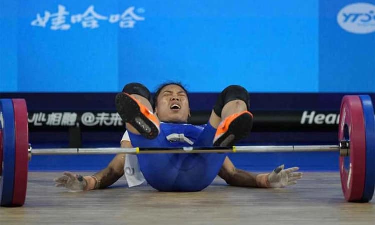 Asian Games ಅಭಿಯಾನ ದುರಂತದಲ್ಲಿ ಕೊನೆ; ಜಾರಿ ಬಿದ್ದ ಮೀರಾಬಾಯಿ ಚಾನು