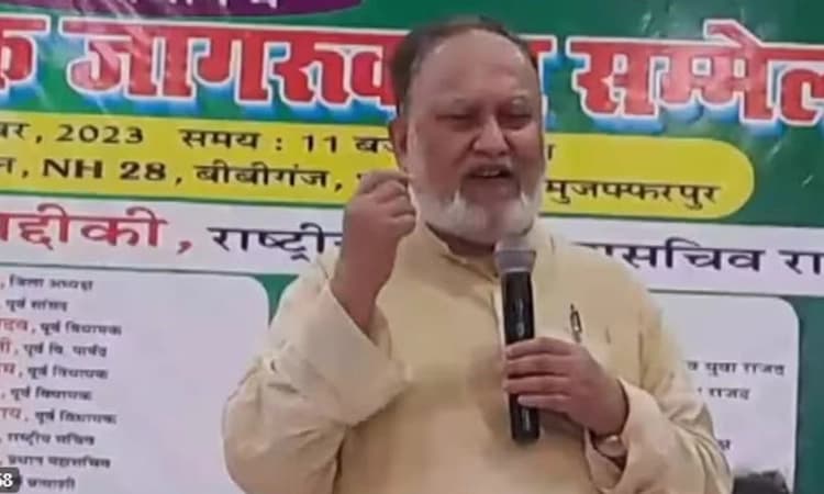 Controversy; ಲಿಪ್ ಸ್ಟಿಕ್ ಹಚ್ಚಿರುವರು ಮುಂದೆ ಬರುತ್ತಾರೆ..!; ಆರ್ ಜೆಡಿ ನಾಯಕ ಸಿದ್ದಿಕಿ