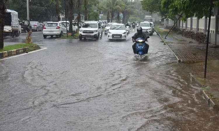 Panaji: ರಾಜ್ಯದಲ್ಲಿ ಭಾರೀ ಮಳೆ ಸಾಧ್ಯತೆ; ಮೀನುಗಾರರು ಸಮುದ್ರಕ್ಕೆ ಇಳಿಯದಂತೆ ಸೂಚನೆ