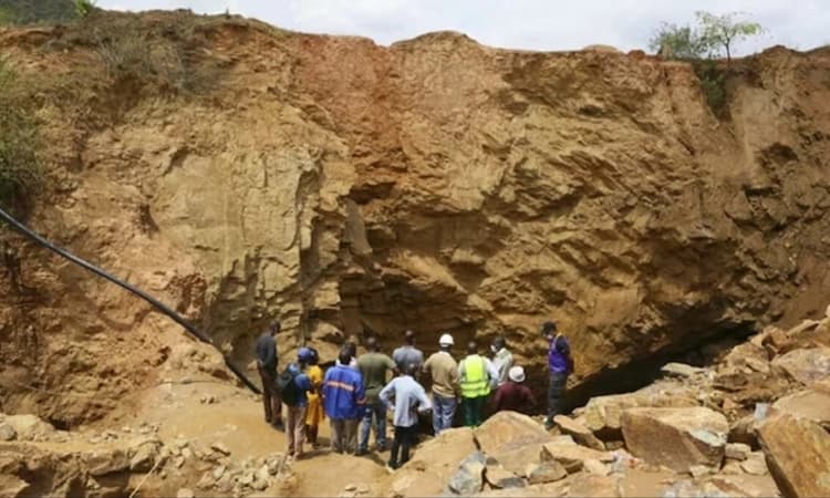 Mine Collapses: ಜಿಂಬಾಬ್ವೆಯಲ್ಲಿ ಚಿನ್ನದ ಗಣಿ ಕುಸಿತ: 6 ಮಂದಿ ಮೃತ್ಯು, 15 ಮಂದಿ ನಾಪತ್ತೆ