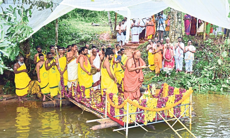 Padukuthyar: ಆನೆಗುಂದಿ ಶ್ರೀ ಚಾತುರ್ಮಾಸ ಸಮಾರೋಪದಲ್ಲಿ ಆನೆಗುಂದಿ ಶ್ರೀ