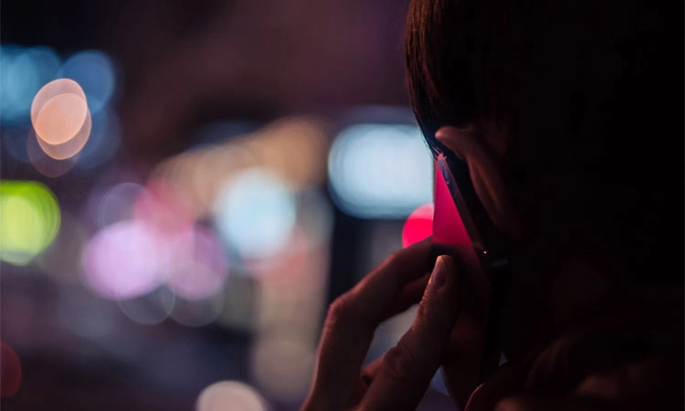 Malpe ಮೊಬೈಲ್‌ನಲ್ಲಿ ಮಾತನಾಡುತ್ತಿರುವಾಗಲೇ ವ್ಯಕ್ತಿ ಸಾವು