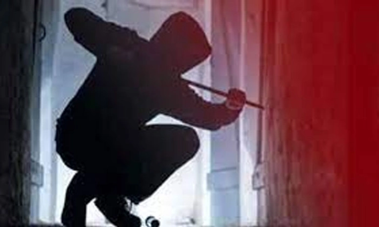 Mangaluru: ಬೀಗ ಒಡೆದು ಮನೆಗೆ ನುಗ್ಗಿ ಸೊತ್ತುಗಳಿಗೆ ಹಾನಿ; ದೂರು ದಾಖಲು