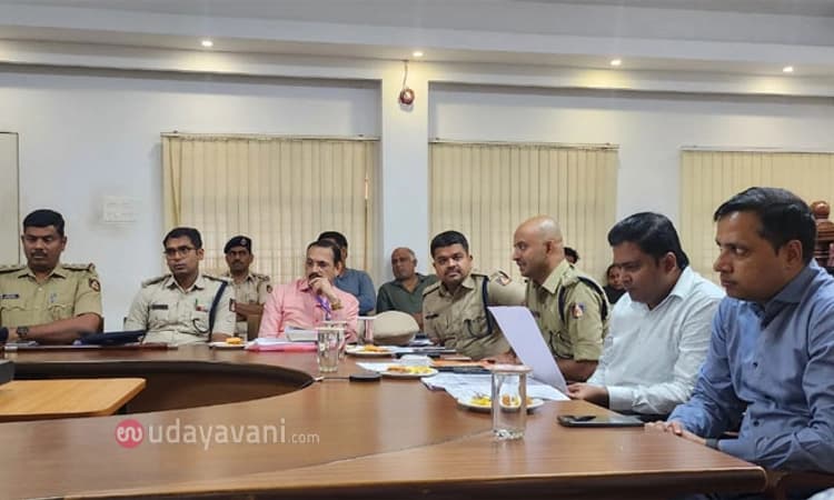 Mangaluru ಪ್ರತಿ ಟನ್ ಗೆ 150 ರೂ. ಬಾಡಿಗೆ ಏರಿಕೆ ಭರವಸೆ: ಮುಷ್ಕರ ಹಿಂತೆಗೆದ ಲಾರಿ ಯೂನಿಯನ್