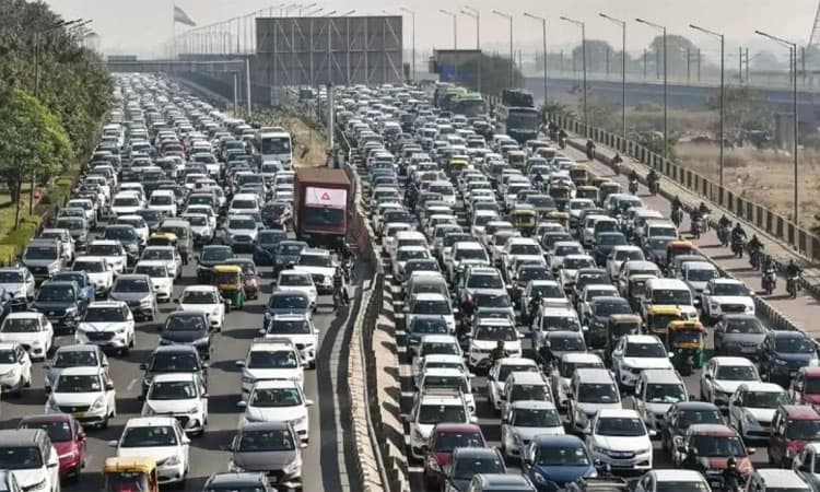 Bangalore: ಟ್ರಾಫಿಕ್‌ ಜಾಮ್‌ಗೆ ಸಿಲಿಕಾನ್‌ ಸಿಟಿ ಹೈರಾಣ!