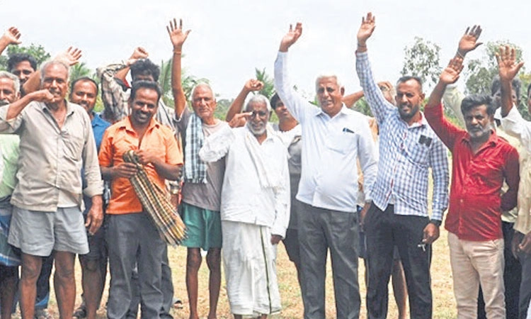 Pandavapur: ಅಕ್ರಮ ದಾಖಲೆ ಸೃಷ್ಟಿ ಆರೋಪ: ಅಧಿಕಾರಿಗಳ ಪರಿಶೀಲನೆ