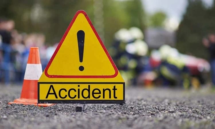 Road Mishap: ಮಂಡ್ಯದಲ್ಲಿ ಭೀಕರ ರಸ್ತೆ ಅಪಘಾತ, ಕಾರಿನಲ್ಲಿದ್ದ ನಾಲ್ವರು ಸ್ಥಳದಲ್ಲೇ ಮೃತ್ಯು