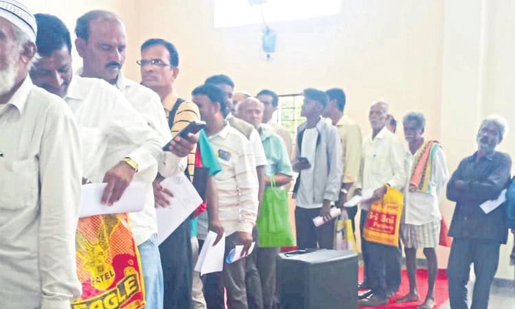 janata darshan: ಉಸ್ತುವಾರಿ ಸಚಿವರ ಜನತಾ ದರ್ಶನದಲ್ಲಿ ಸಮಸ್ಯೆಗಳ ಸ್ಫೋಟ!