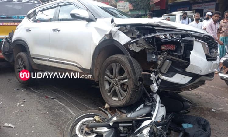 Mangaluru: ಲಾರಿ-ಕಾರು-ಬೈಕ್ ನಡುವೆ ಸರಣಿ ಅಪಘಾತ; ಇಬ್ಬರಿಗೆ ಗಾಯ