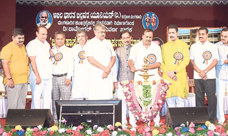 ದಿ| ದಾಮೋದರ ಆರ್‌. ಸುವರ್ಣ ಸ್ಮಾರಕ; ಕುಂಜತ್ತಬೈಲಿನಲ್ಲಿ “ಬಿಲ್ಲವ ಹಾಸ್ಟೆಲ್‌’ ಉದ್ಘಾಟನೆ