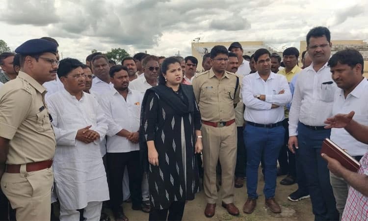 Chincholi: ಜನತಾ ದರ್ಶನ ಪೂರ್ವ ಸಿದ್ಧತೆಗಳ ಬಗ್ಗೆ ಪರಿಶೀಲನೆ ‌ನಡೆಸಿದ ಜಿಲ್ಲಾಧಿಕಾರಿ