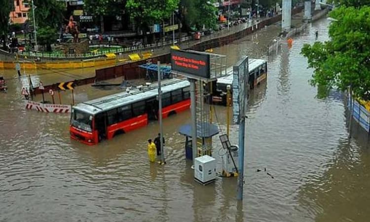 Heavy Rain: ನಾಗ್ಪುರದಲ್ಲಿ ವರುಣನ ಅಬ್ಬರ: ತಗ್ಗು ಪ್ರದೇಶಗಳು ಜಲಾವೃತ, ಜನಜೀವನ ಅಸ್ತವ್ಯಸ್ಥ