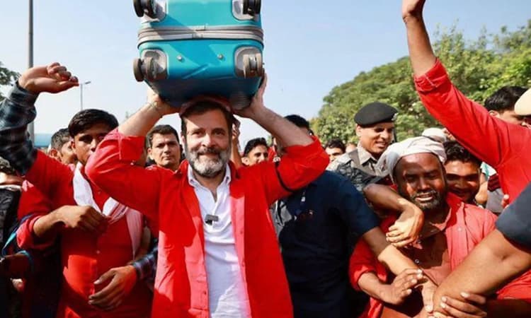 Viral Video: ಮೆಕ್ಯಾನಿಕ್‌, ಡೆಲಿವರಿ ಬಾಯ್‌ ಆಯ್ತು…ಈಗ ರೈಲ್ವೇ ಸ್ಟೇಷನ್‌ ಕೂಲಿಯಾದ ರಾಗಾ!