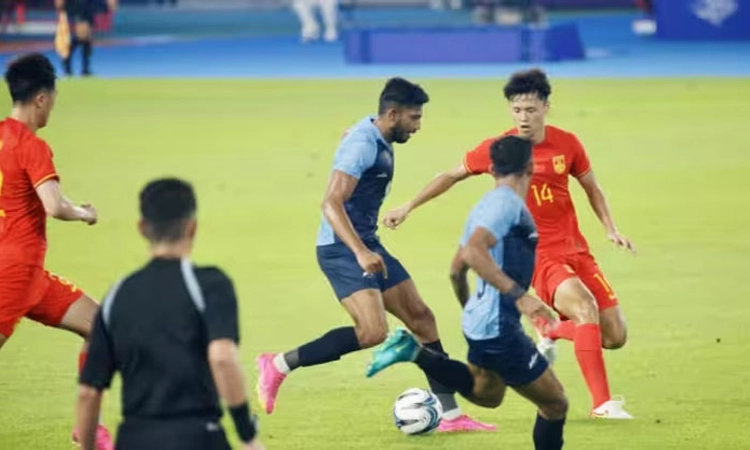 Asian Games ಫುಟ್‌ಬಾಲ್‌: ಚೀನ ವಿರುದ್ಧ 1-5 ಸೋಲು