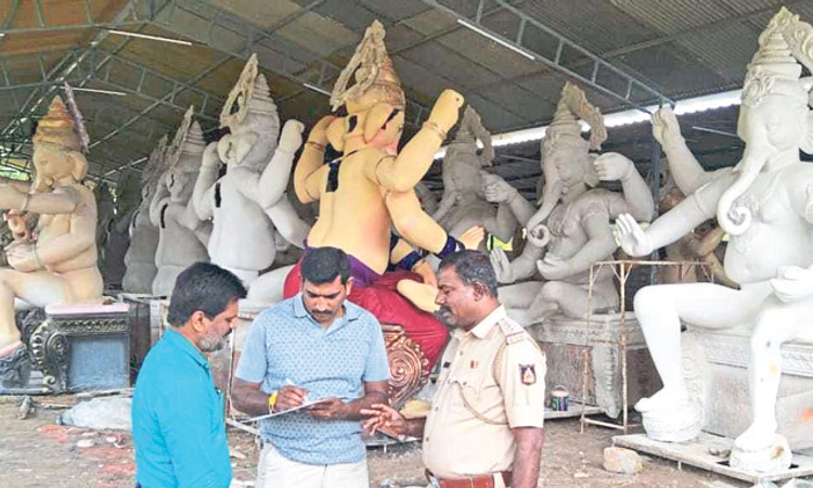 Ramanagara: ಪಿಒಪಿ ಮೂರ್ತಿ ನಿರ್ಮಾಣ ಕೇಂದ್ರಕ್ಕೆ ದಾಳಿ