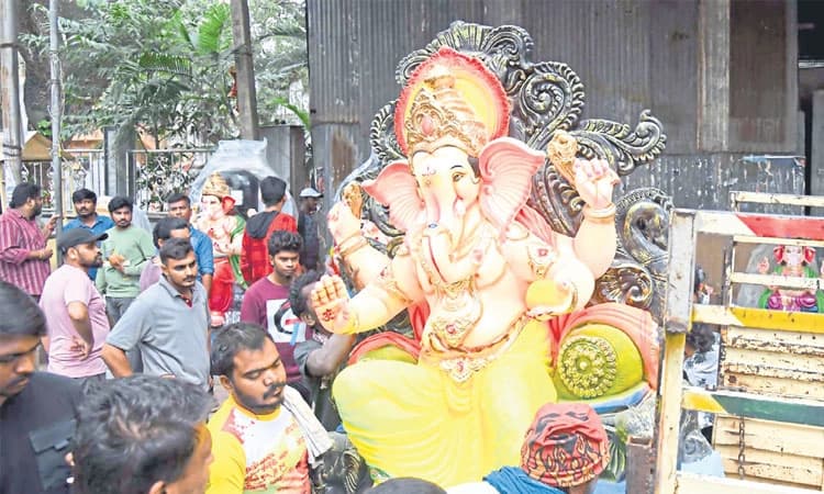 Gowri Ganesh Chaturthi: ವಿಘ್ನನಿವಾರಕನ ಬರಮಾಡಿಕೊಳ್ಳಲು ಸಜ್ಜು